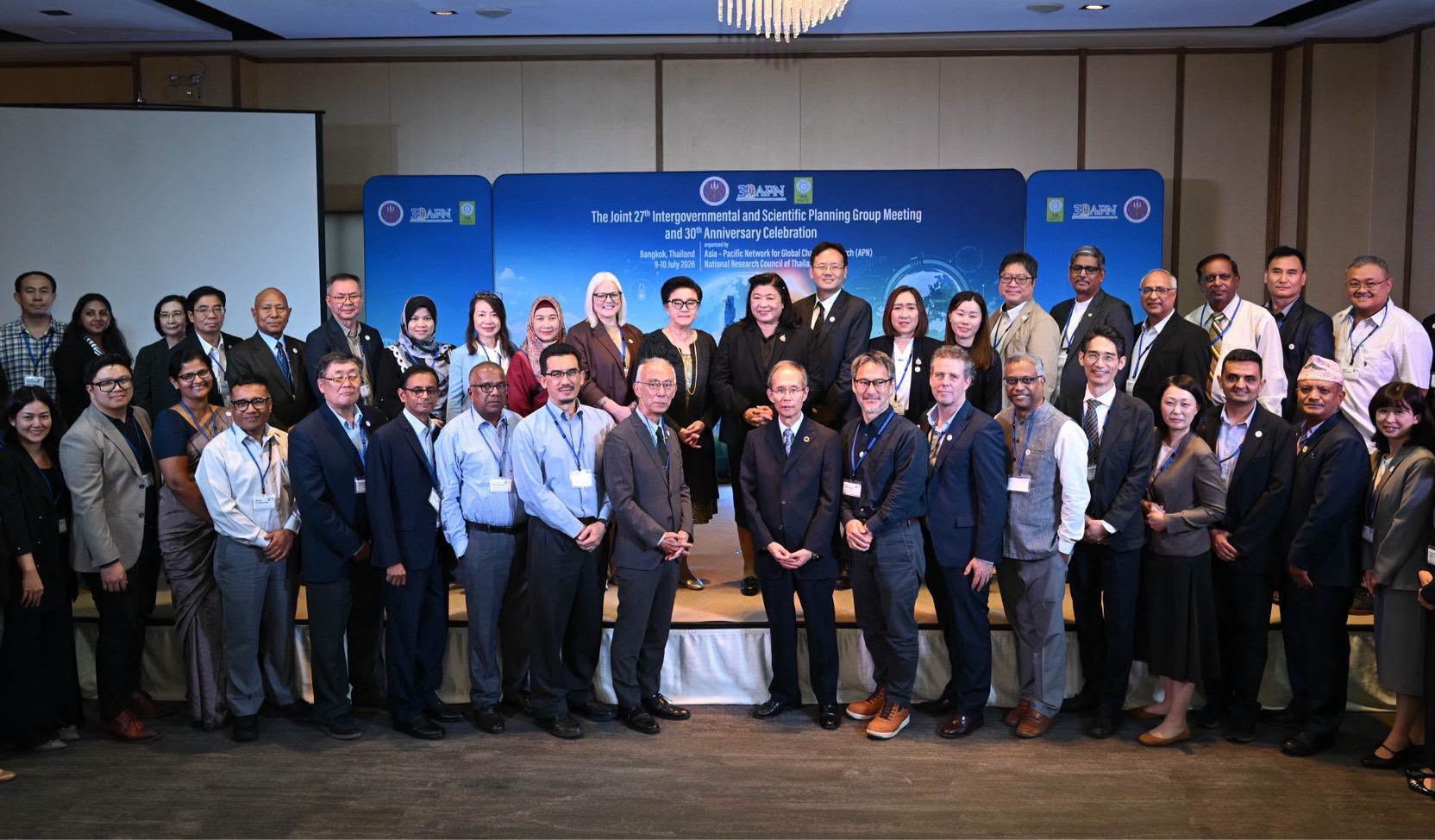 NRCT and APN Jointly Present the Mitra Award for Outstanding Research at the 27th IGM-SPG Meeting